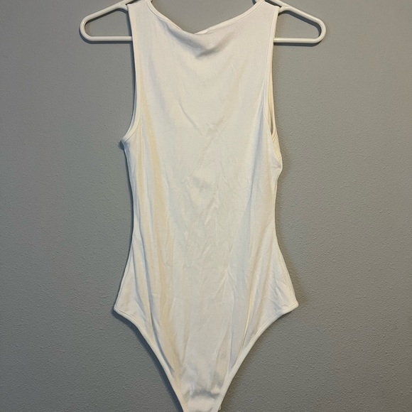 New with tags Princess Polly size 2 white bodysuit - Picture 3 of 4